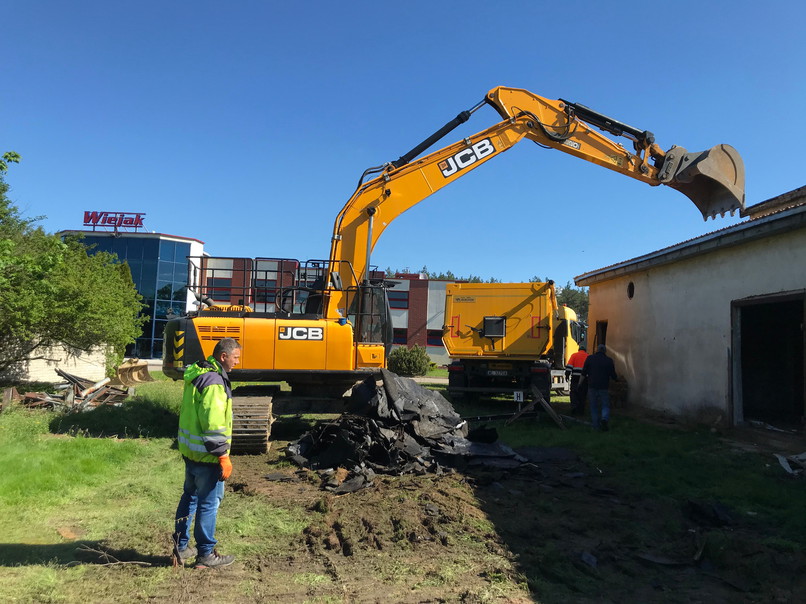 JCB JS220 LC+