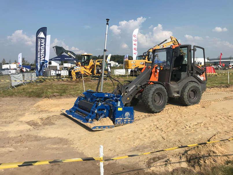 HITACHI ZW 95