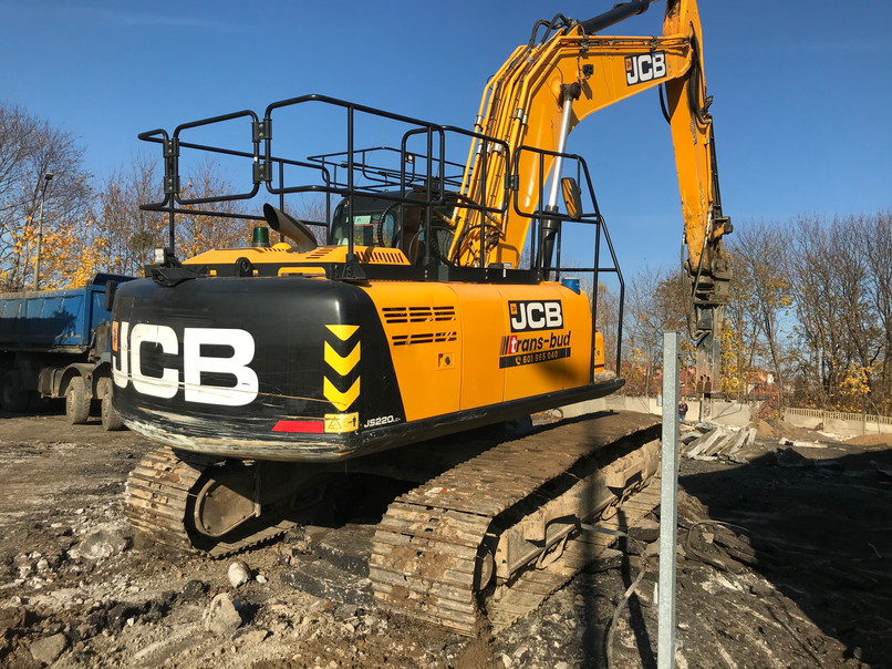 JCB JS220 LC+